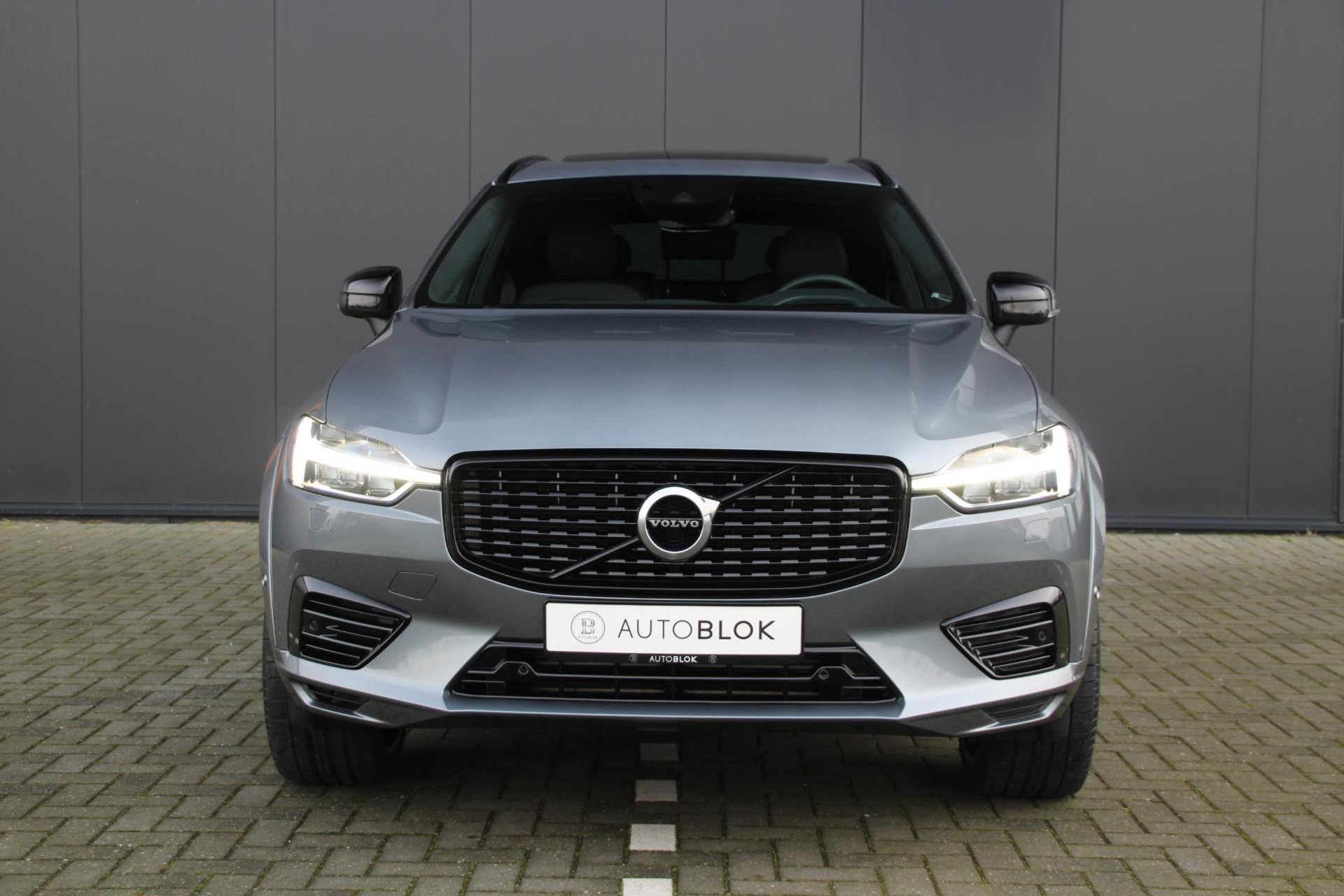 42218376-6.jpg